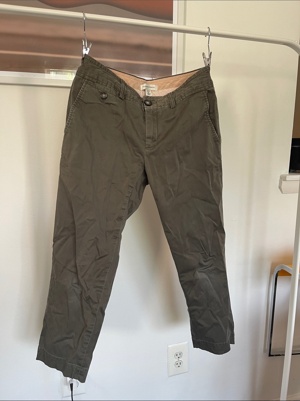 Banana Republic Women's Olive Chino Capris